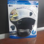 MOUSE PAD CON REPOSAMUÑECAS DE GEL