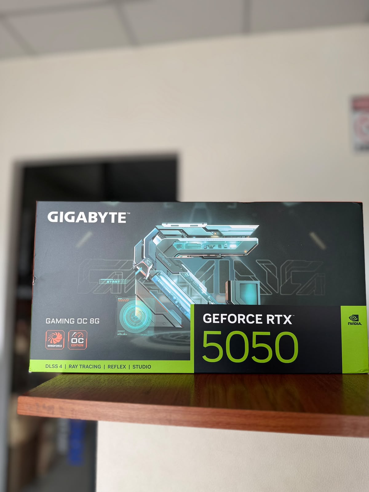 TARJETA DE VIDEO GIGABYTE GAMING GEFORCE RTX 5050